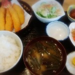 Ibushitei Ajimidokoro - タラとエビのミックスフライ定食は980円