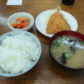 お食事処のざと_1