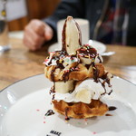 ABBOT KiNNEY - チョコバナナワッフルタワー＠1,080