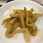 花茶坊 - 野菜粥520円＋点心6種500円に付くザーサイ