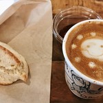 BONDI COFFEE SANDWICHES - 全粒粉のスコーン、フラットホワイト