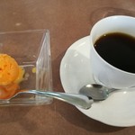 TOP - デザートとコーヒー