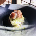 前菜:★金目鯛の鱗焼きとそのブイヨン