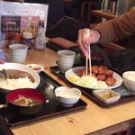 Daikichi - ハンバーグカレーと鶏からあげ定食