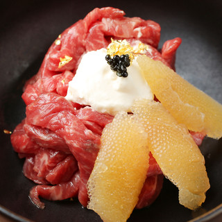 Specialty! Ushiho's ``Yukhoe'' is a must-try dish.