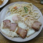 中尾酒店 - ベーコンエッグ