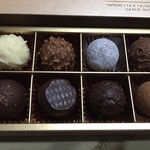 リンツ ショコラ ブティック＆カフェ - バレンタイン・トリュフギフトボックス」