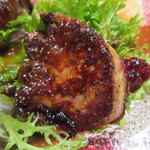 ビストロ アオキ - フォアグラソテーにはベリーのソース