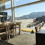 Club Bauhinia - Hong Kong Airlines Lounge - 