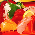 響 - 刺身定食（800円）