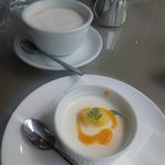 オステリア アックアインボッカ - パンナコッタとミルクティー