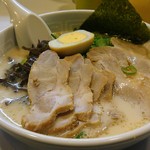 博多天神 - チャーシュー麺
