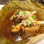 SEN YO - 鰆（さわら）と香港タロ芋の陳皮（ちんぴ）蒸しハスの葉包み