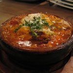 ワイン食堂 イナセヤ キッチン - ソーセージトマトSpain風煮込み玉子のせ～フラメンカエッグ