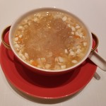 Shang Palace - 燕の巣、蟹みそ、蟹肉入り海鮮と豆腐のスープ