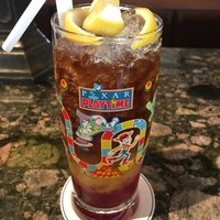 ベッラヴィスタ ラウンジ - “ピクサー・プレイタイム”　スペシャルノンアルコールカクテル（マンゴージュース、グレープジュース、ストロベリーシロップ、コカ・コーラ、レモン）　１８６０円　(2018/02)