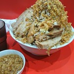 あいすべきものすべてに - 豚ラーメン(汁無し)、野菜マシマシ、脂マシ