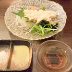 縁の鈴なり - 生湯葉刺身は２種類の塩と出汁醤油で頂きました。