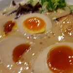 濃厚煮干とんこつラーメン 石田てっぺい - 