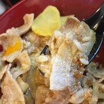 丼や みそタン - 豚バラ、スタミナ味のすた丼風