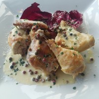 リストランテ・アッティモ - スペイン産骨付きヒナ鶏のロースト　粒コショウのクリームソース