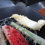 そば くら富 - 牛蒡、パプリカ、いんげん、あおり烏賊