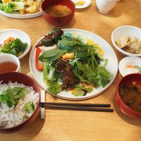 春秋ユラリ 恵比寿 - ユラリ畑ブッフェと釜揚げしらす飯、味噌椀