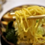 hokkaidoura-memmisokuma - 低下水、太目の縮れ麺