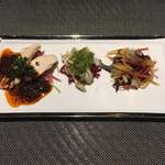 四川風 よだれ鶏
          トラフグ皮と色人参の和え物
          伊東産 マンボウの腸 乳酸発酵で