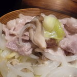 旬工房 なる家 - 黒豚と野菜のせいろ蒸し　アップ