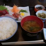 Ikeda - 刺身定食