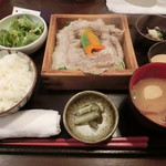 8種類の旬野菜と豚のせいろ蒸し900円