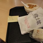 80747983 - 上から鹹豆漿、厚餅夾蛋、飯糰