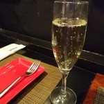 レストラン マルタ - グラススパークリングワイン