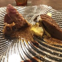 ル・ゴーシュ・セキ - 鹿肉の炭火焼に安納芋レーズン添えて