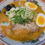 カレーラーメン800円　+　タマゴ100円