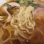 金正 - 「ラーメン」（630円）の麺アップ