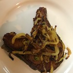 ラベヤ レストラン&スウィーツ - パンガス・バジ（ナマズの唐揚げ）:言われなきゃ、ベンガル料理とは思わないだろうな。