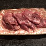 ホルモン焼 村井 - タン（塩）