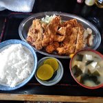キッチンあべ - とりかつ（小ライス，みそ汁，漬物）