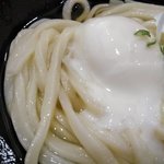 いりこぶ家 - 温玉ぶっかけ（小・アップ）