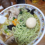 なにや - ひすい麺・クローズアップ
