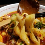 芙蓉麻婆麺 - 太麺リフト～～～！