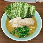 武蔵家 - ラーメン650円麺硬め。海苔増し50円。