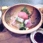 卵焼きときんぴらも添えられて