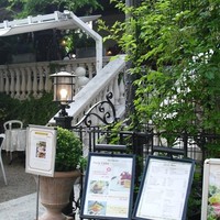 表参道バンブー - 花屋さんが併設されている一軒家レストラン