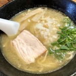 麺道楽 神楽や - 極潤白湯鶏そば800円