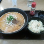 Shiroku Jichuu - 担々麺、小炒飯セット