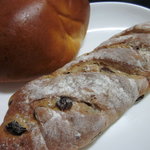 パン工房 Trunk - クリームパンとレーズンくるみ入りのパン