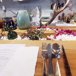 bistro Chic - 美しいカウンターの設え(2018.2月上旬)